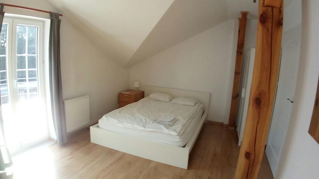 Bed and breakfast Dworek Poznań Extérieur photo
